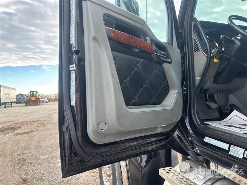 Kenworth W990 6x4 Sleeper Tow Truck Vehículos de reciclaje
