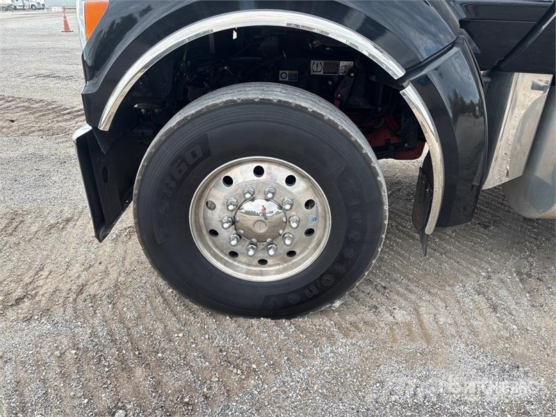 Kenworth W990 6x4 Sleeper Tow Truck Vehículos de reciclaje