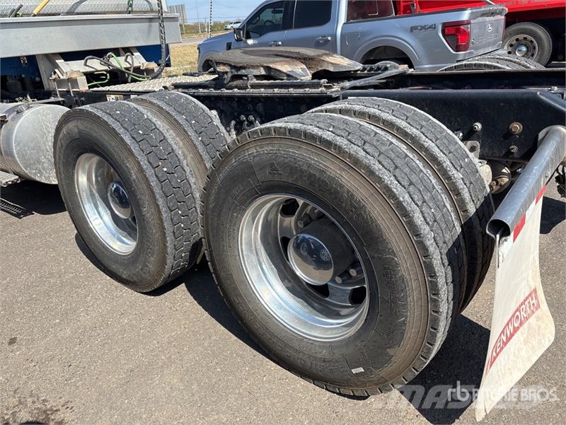 Kenworth W990 6x4 T/A Sleeper Truck Tractor Vlačilci