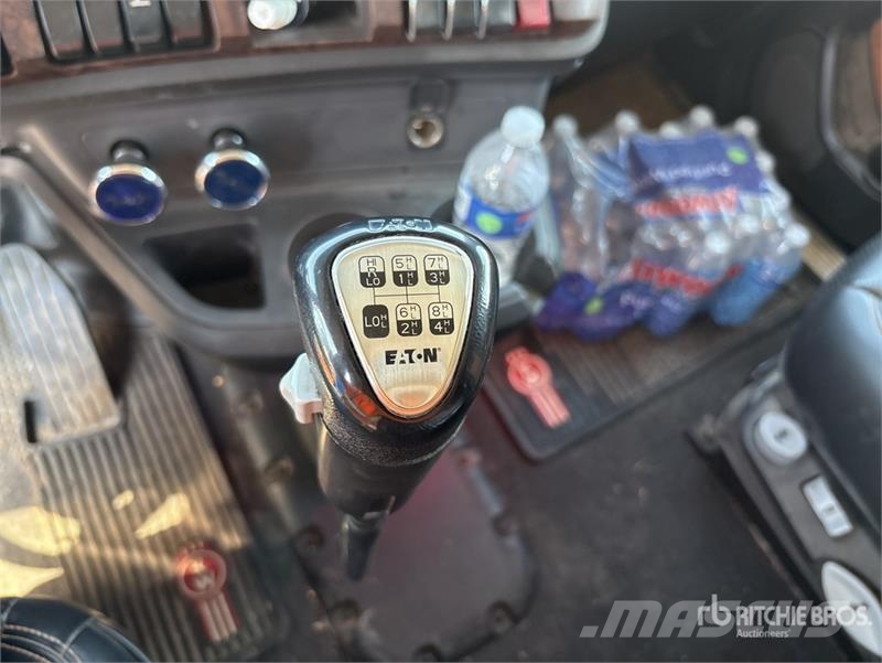 Kenworth W990 6x4 T/A Sleeper Truck Tractor Vlačilci