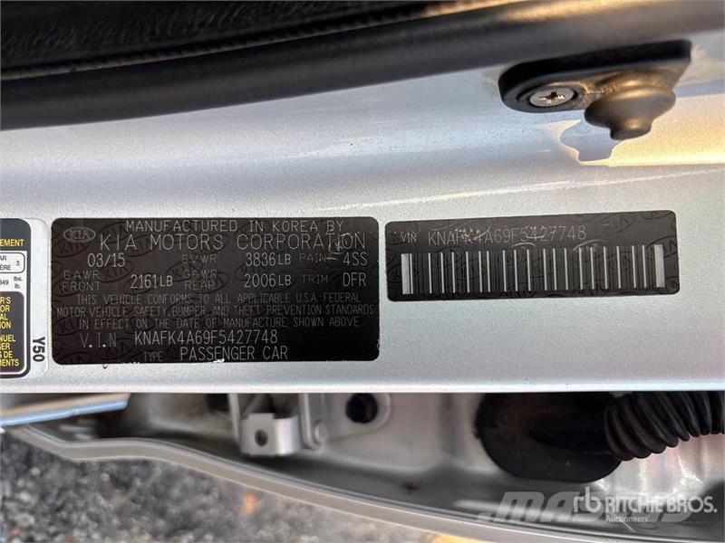 Kia Forte LX Automobile Automobili