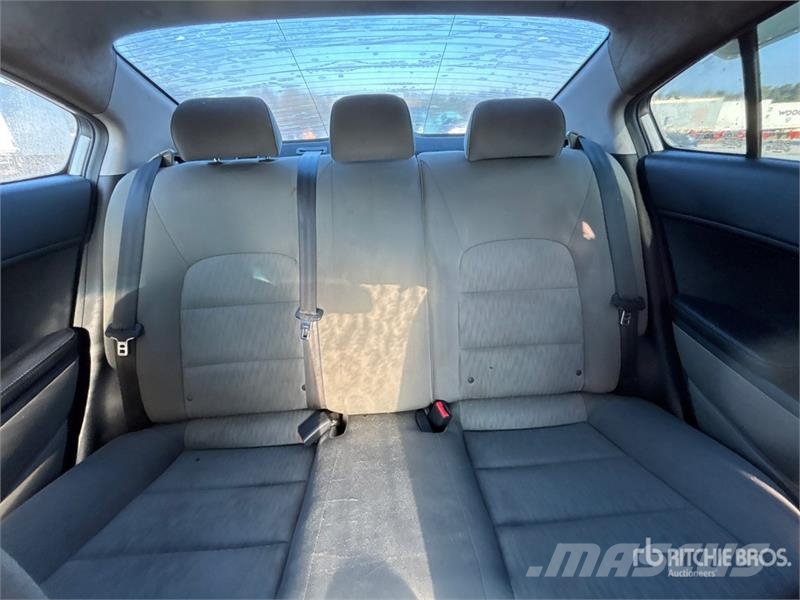 Kia Forte LX Automobile Automobili