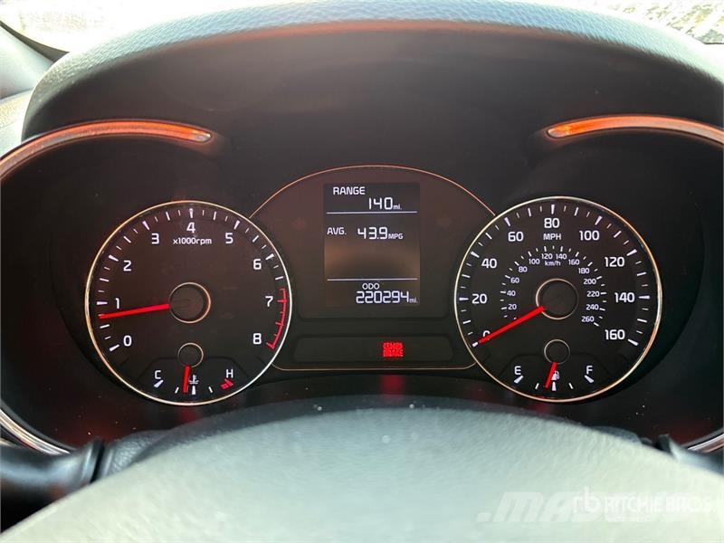 Kia Forte LX Automobile Automobili