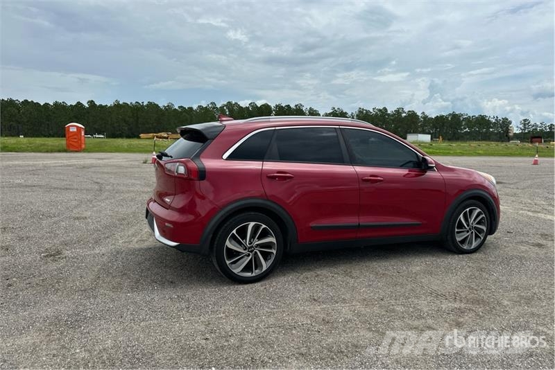Kia Niro Touring Hybrid Automobile Henkilöautot