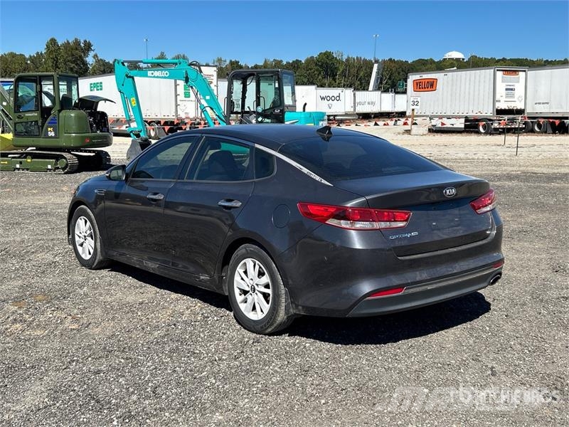 Kia Optima Автомобілі