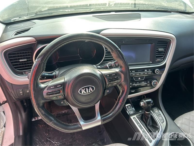 Kia Optima 汽车