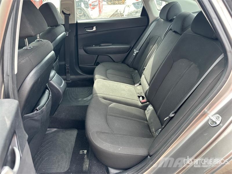 Kia Optima Henkilöautot