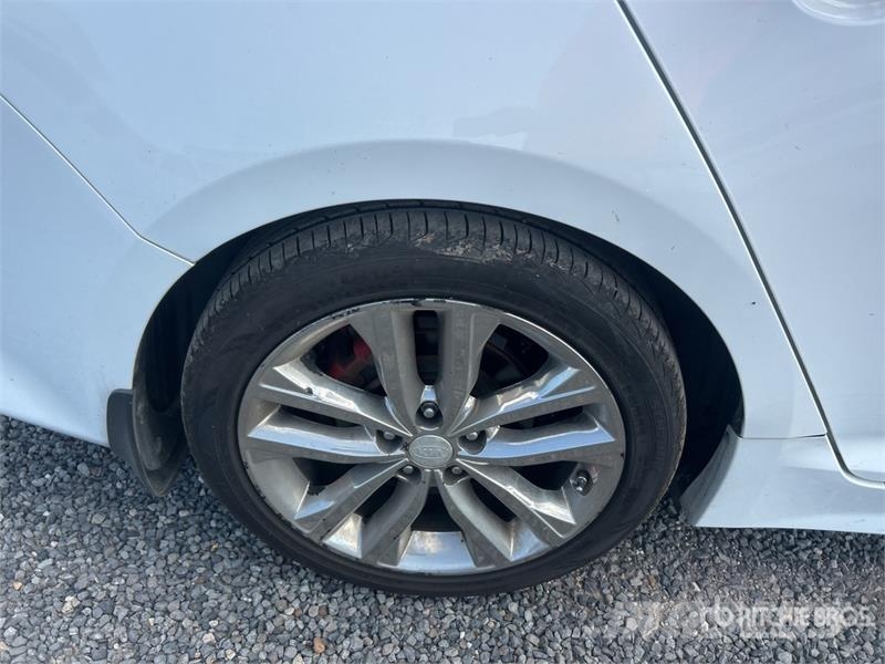 Kia Optima 汽车