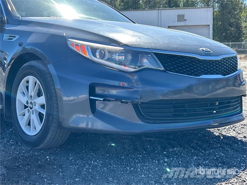 Kia Optima Автомобілі