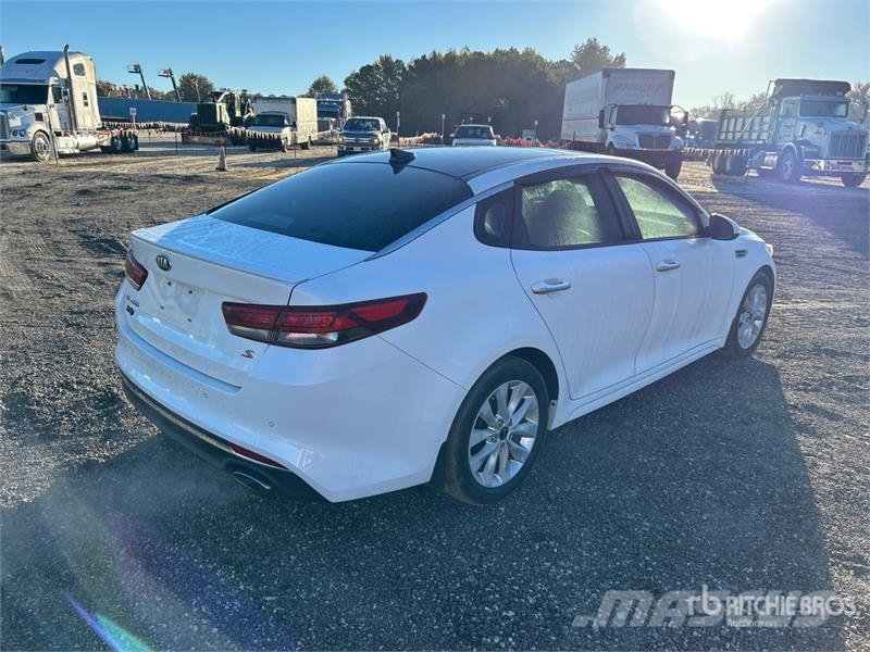 Kia Optima Автомобілі