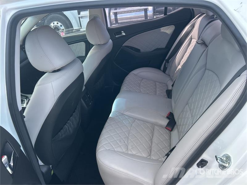 Kia Optima 汽车