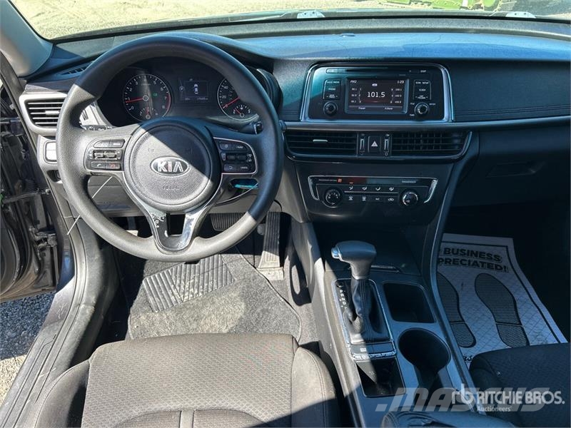 Kia Optima Автомобілі