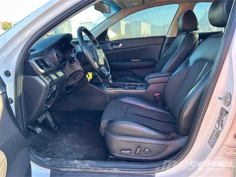 Kia Optima Автомобілі