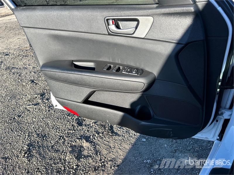 Kia Optima Автомобілі