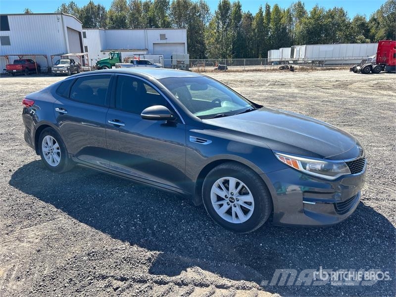 Kia Optima Автомобілі