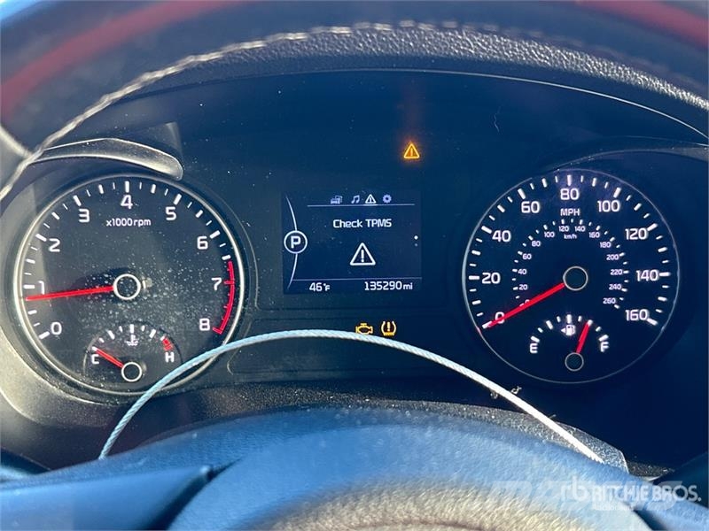 Kia Optima Автомобілі