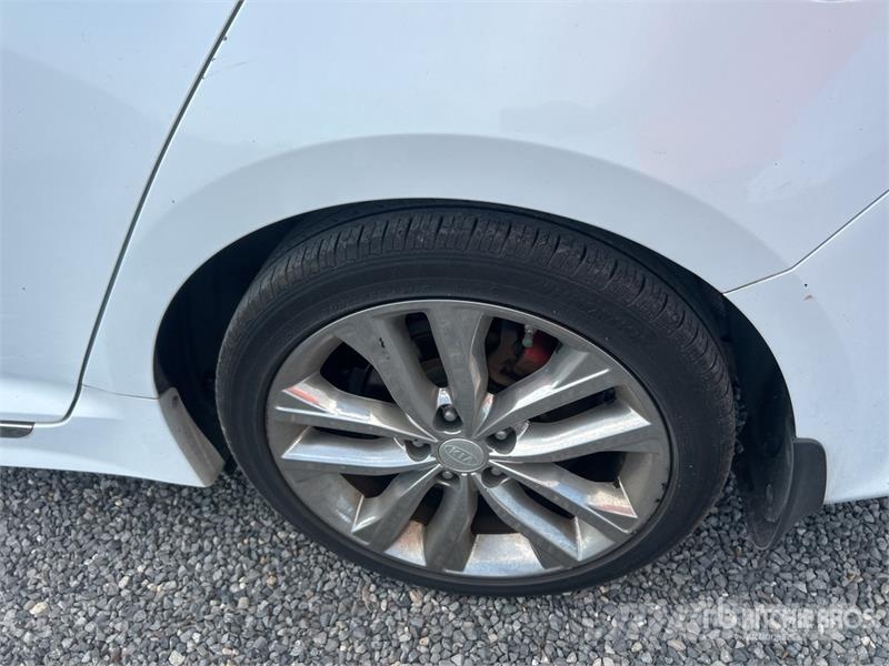 Kia Optima 汽车