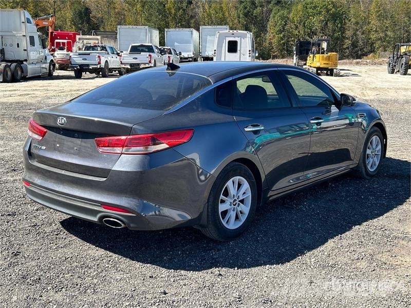 Kia Optima Автомобілі