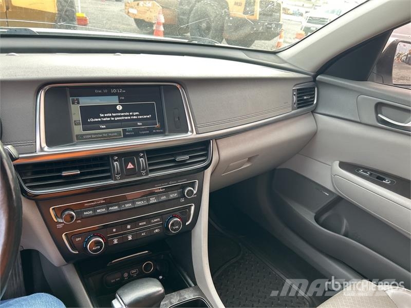 Kia Optima Automašīnas