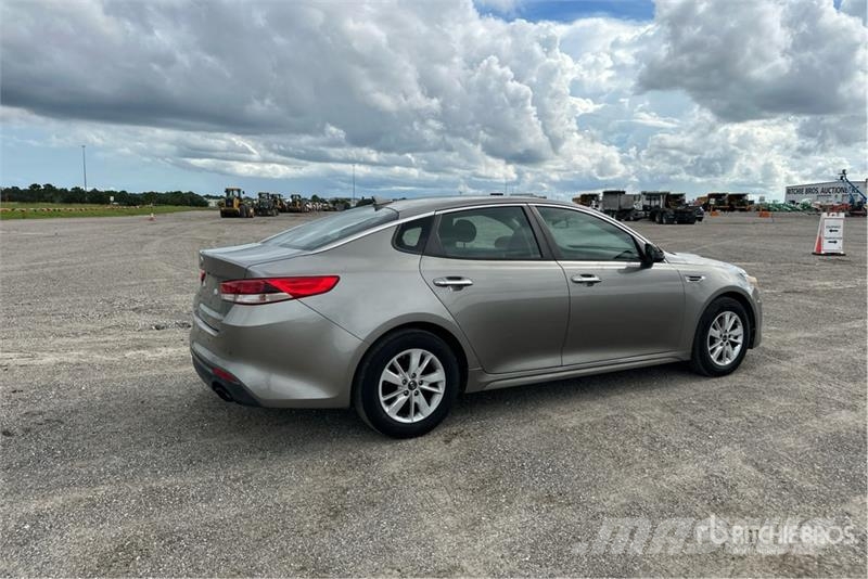 Kia Optima Henkilöautot