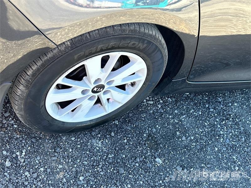 Kia Optima Автомобілі