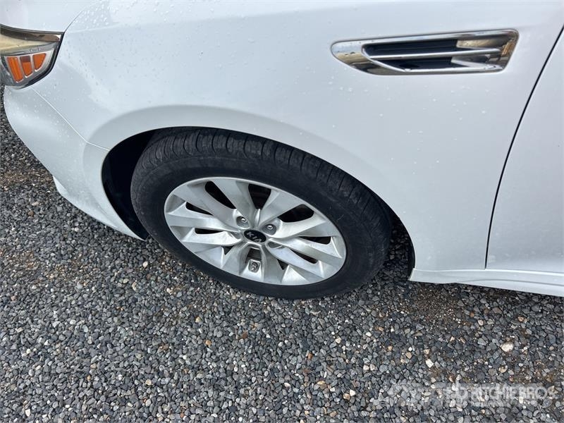 Kia Optima Automašīnas