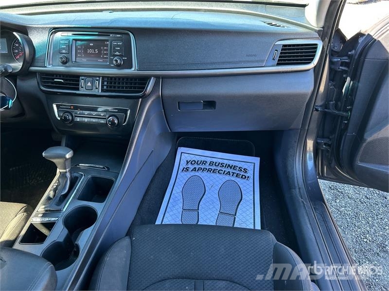 Kia Optima Автомобілі