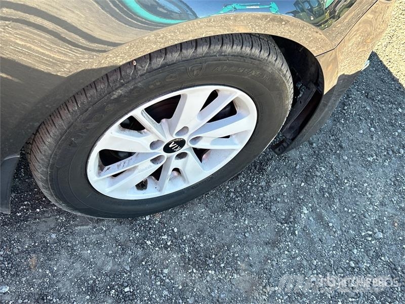 Kia Optima Автомобілі