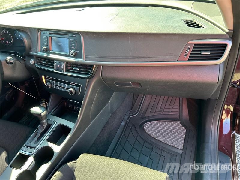 Kia Optima LX Automobile Avtomobili