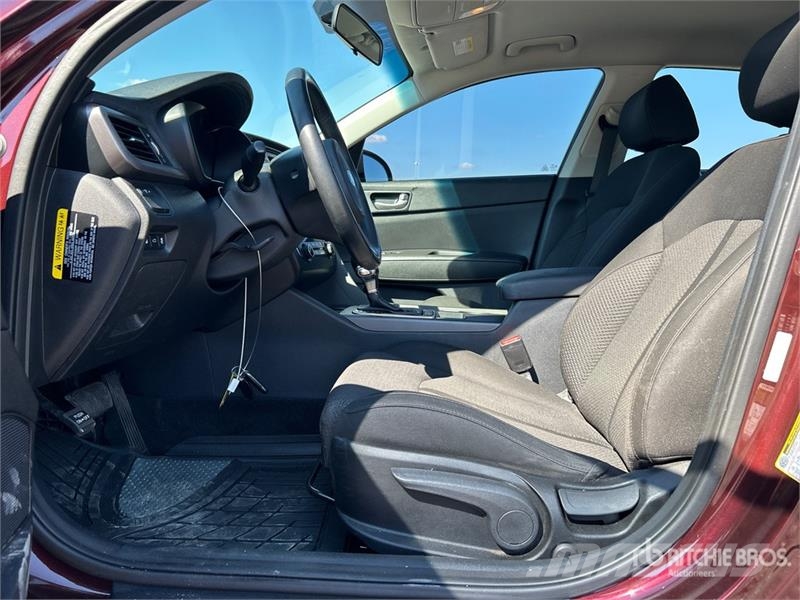 Kia Optima LX Automobile Avtomobili
