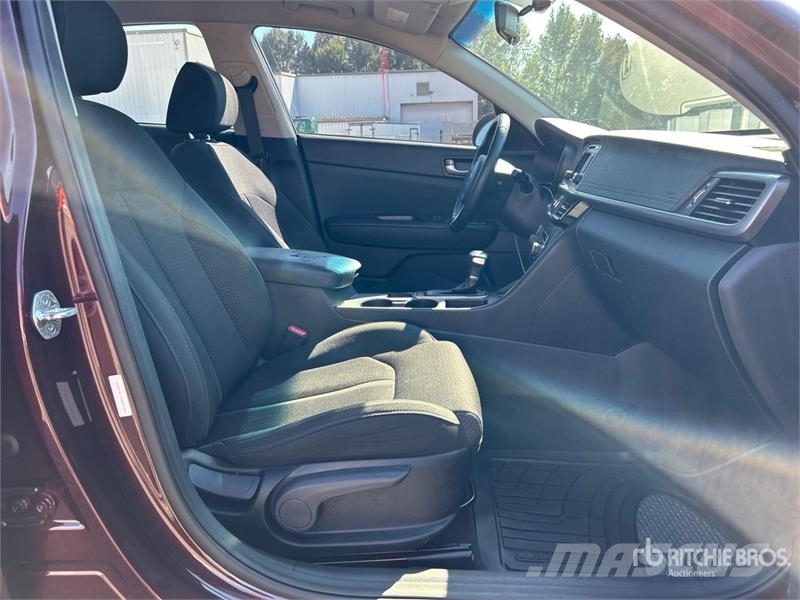 Kia Optima LX Automobile Avtomobili
