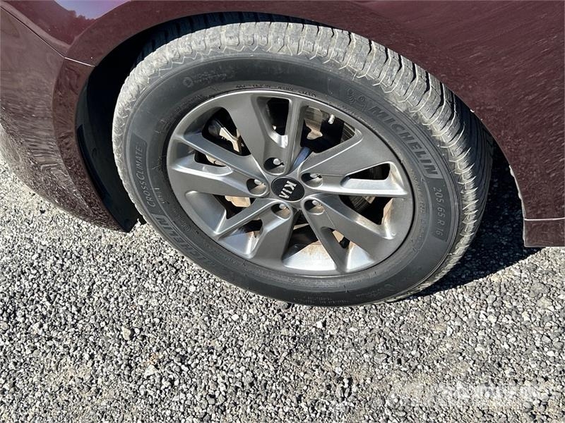 Kia Optima LX Automobile Avtomobili