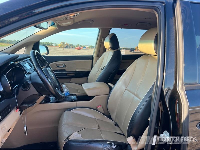 Kia Sedona Легковые автомобили
