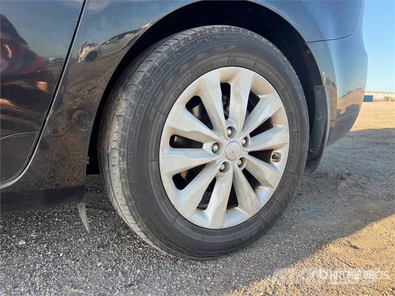 Kia Sedona Легковые автомобили