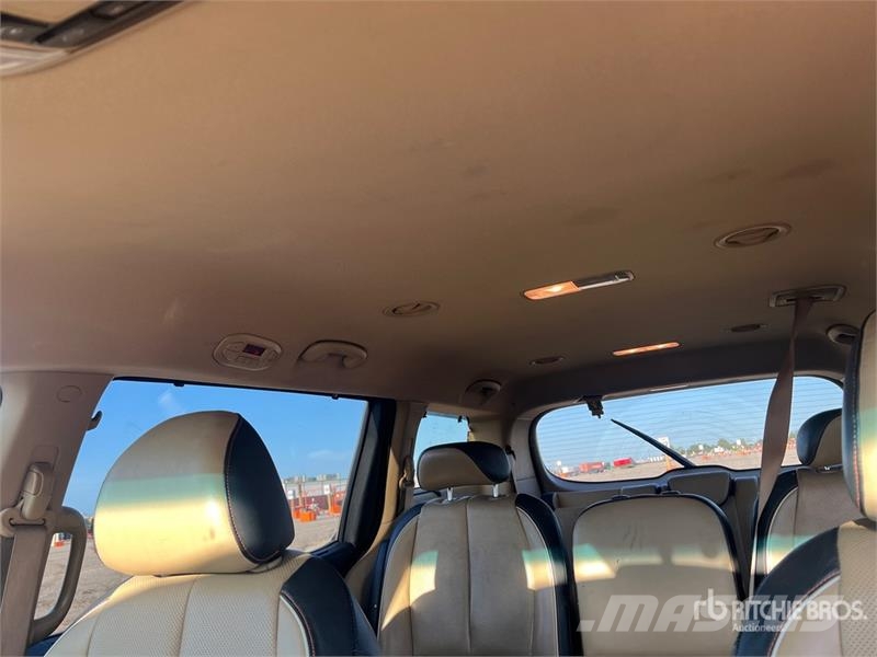 Kia Sedona Легковые автомобили