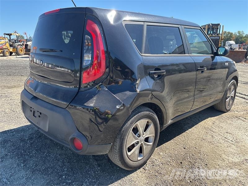 Kia Soul 2WD SUV Auto's