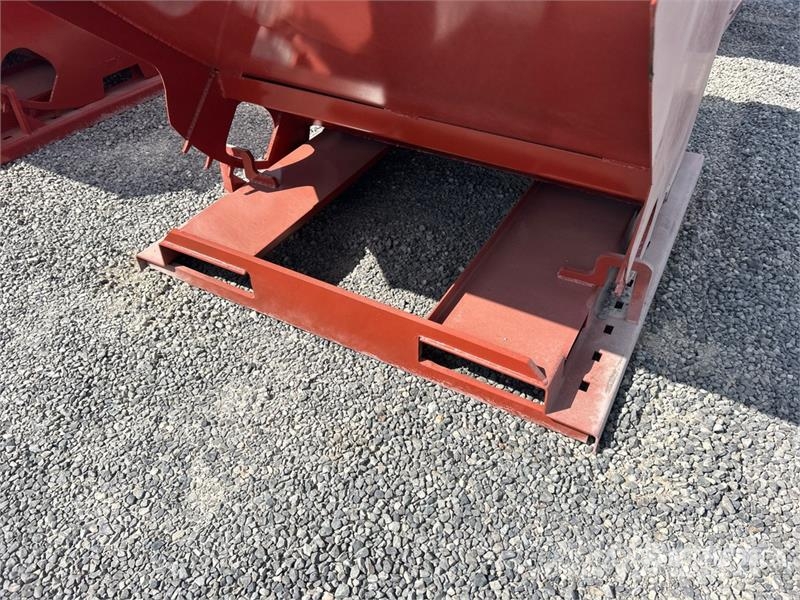 Kit Containers 2.0YFT-SDH 5 ft 3 in 2 cyd Self-Dum Tartályok és tölcsérek