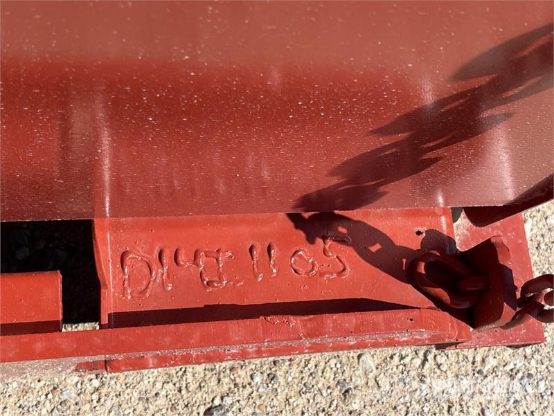 Kit Containers 2.0YFT-SDH 5 ft 8 in Self-Dumping H Bins and hoppers