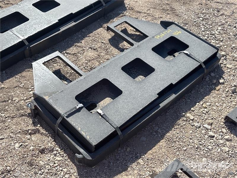 Kit Containers 42 in Skid Steer Forks (Unused) Vilice