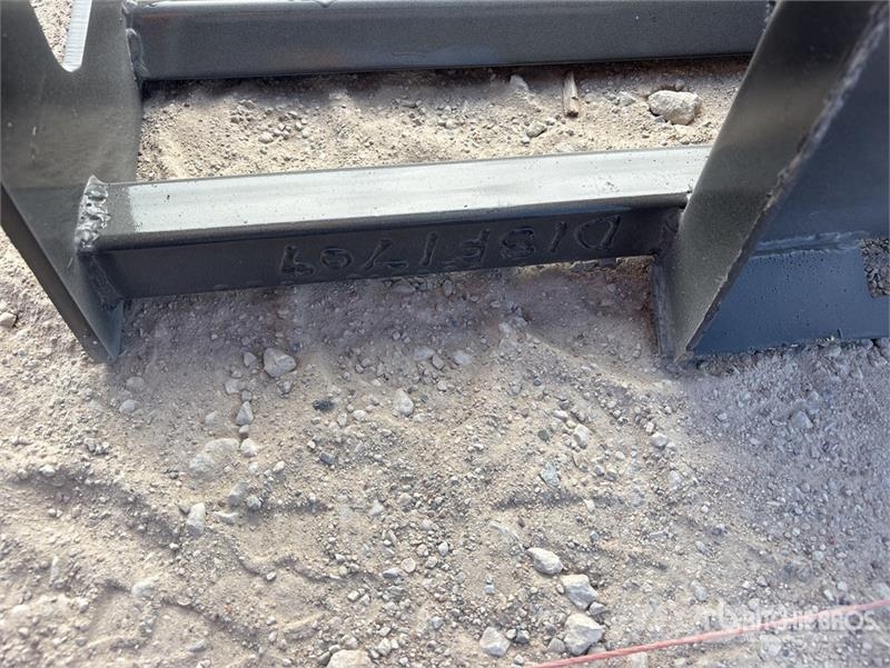 Kit Containers QT-72-LP 72 in Skid Steer Landplane Sleepeggen