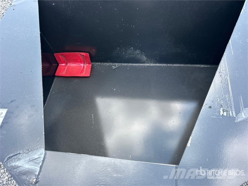 Kit Containers QT-CB-075 0.75 cyd Concrete Placeme Łyżki do ładowarek