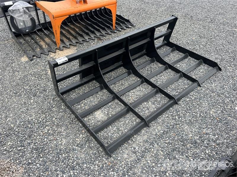 Kit Containers QT-LP 72 in Skid Steer Landplane (U 土掻き機