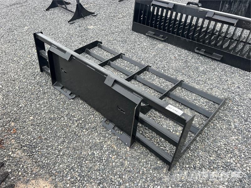 Kit Containers QT-LP 72 in Skid Steer Landplane (U 土掻き機