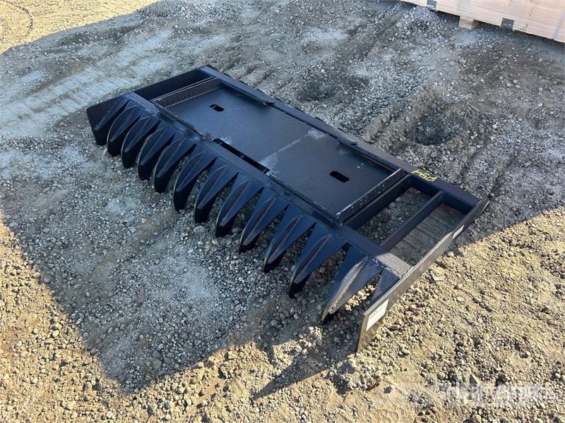  Kit Containers QT-RR-70 70 in Skid Steer Root Rake Obračalniki in zgrabljalniki