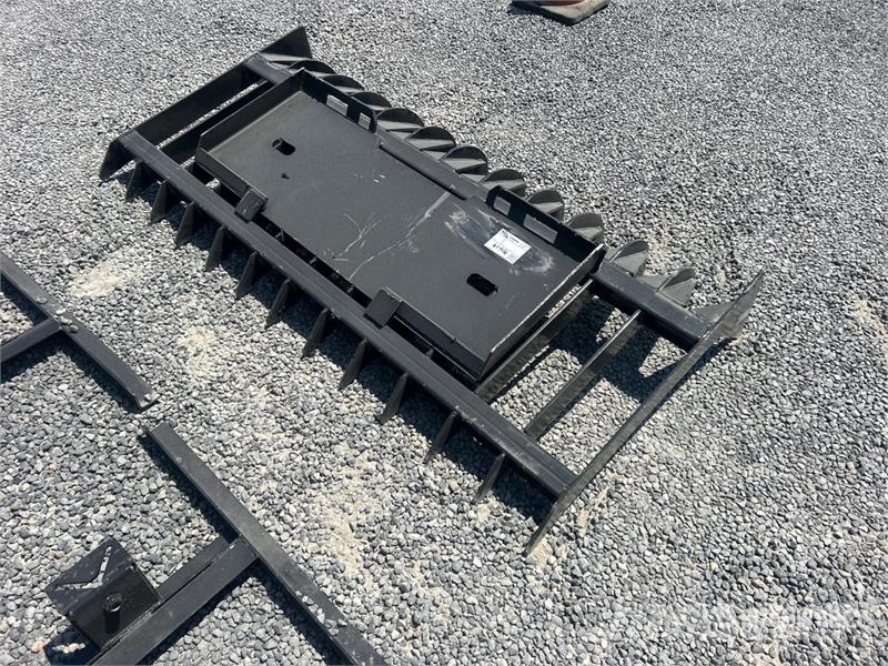 Kit Containers QT-RR-70 70 in Skid Steer Root Rake Ancinho virador