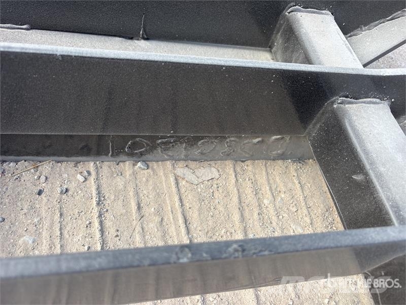  Kit Containers QT-RR-70 70 in Skid Steer Landscape Ancinho virador