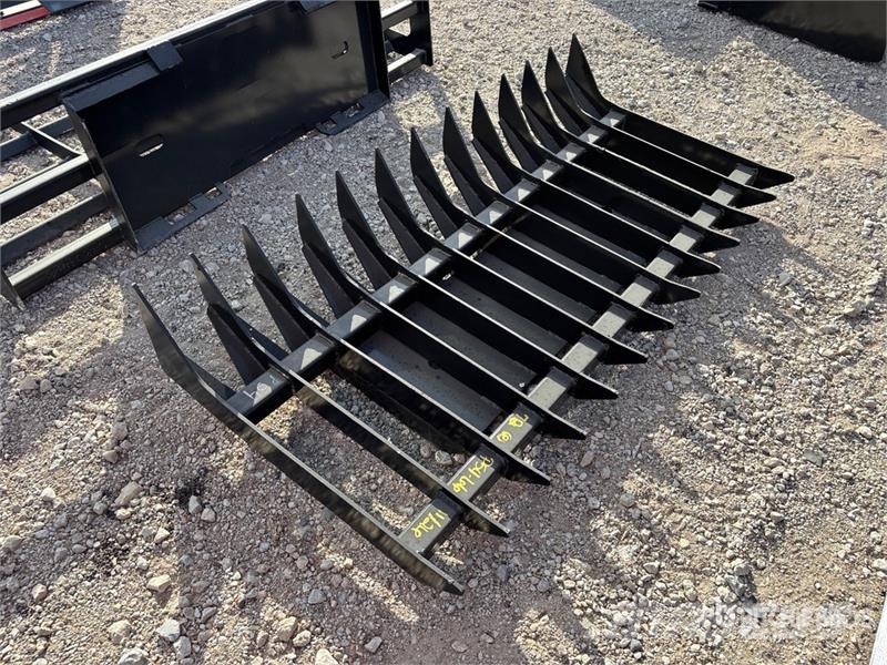  Kit Containers QT-RR-70 70 in Skid Steer Landscape مكابس وميبسات التبن