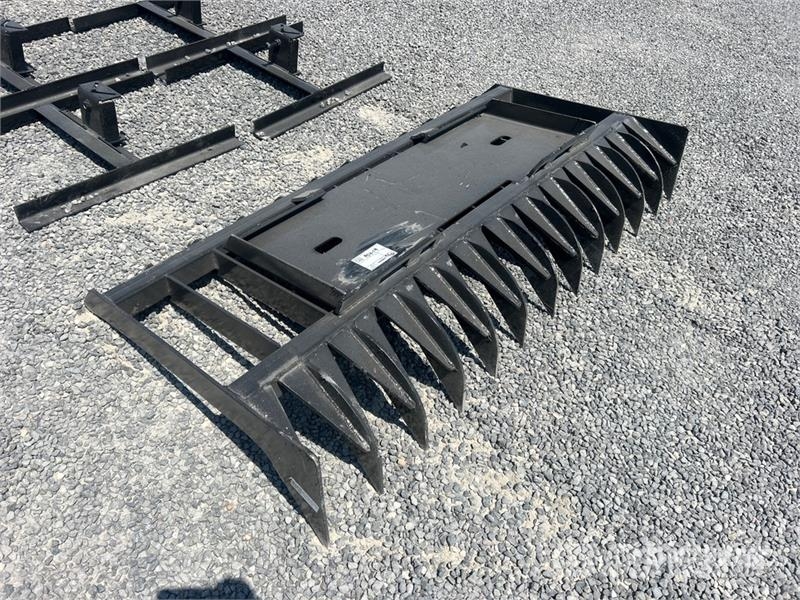 Kit Containers QT-RR-70 70 in Skid Steer Root Rake Ancinho virador
