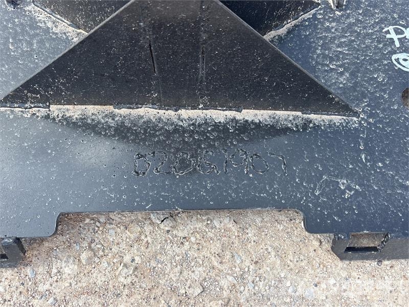 Kit Containers QT-TM 2 in Skid Steer Hitch Receive 快速連結器