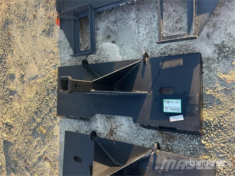 Kit Containers QT-TM Skid Steer Hitch Receiver Quick connectors